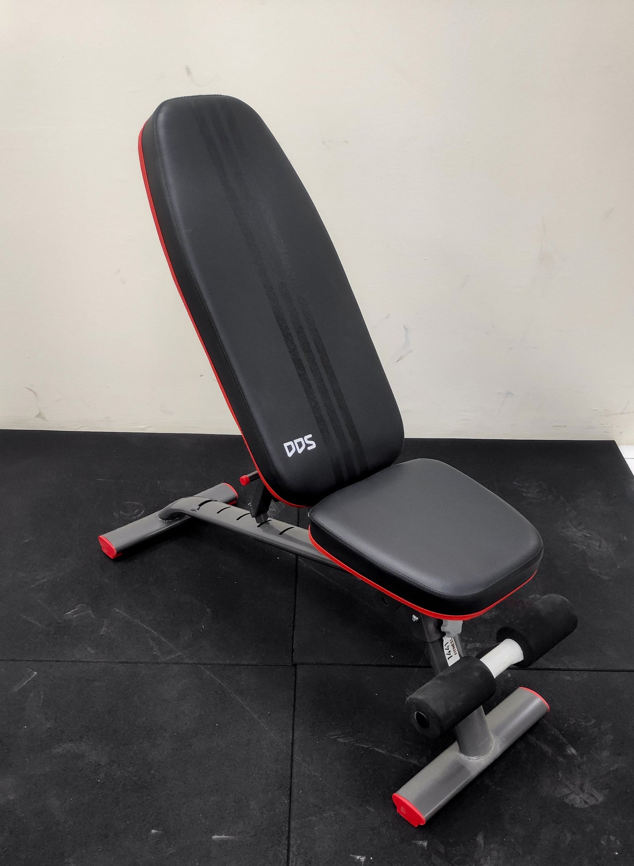 Adjustable Weight Bench of commercial-grade quality